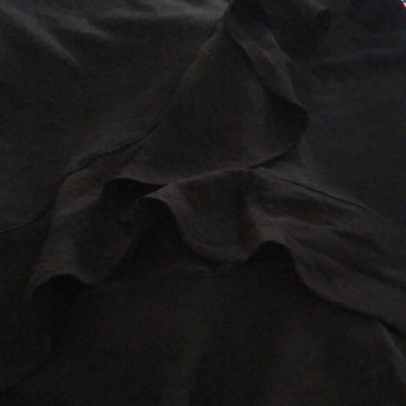 Women’s Banana Republic Sleeveless Top with cross over ruffle detail size S - Picture 7 of 7